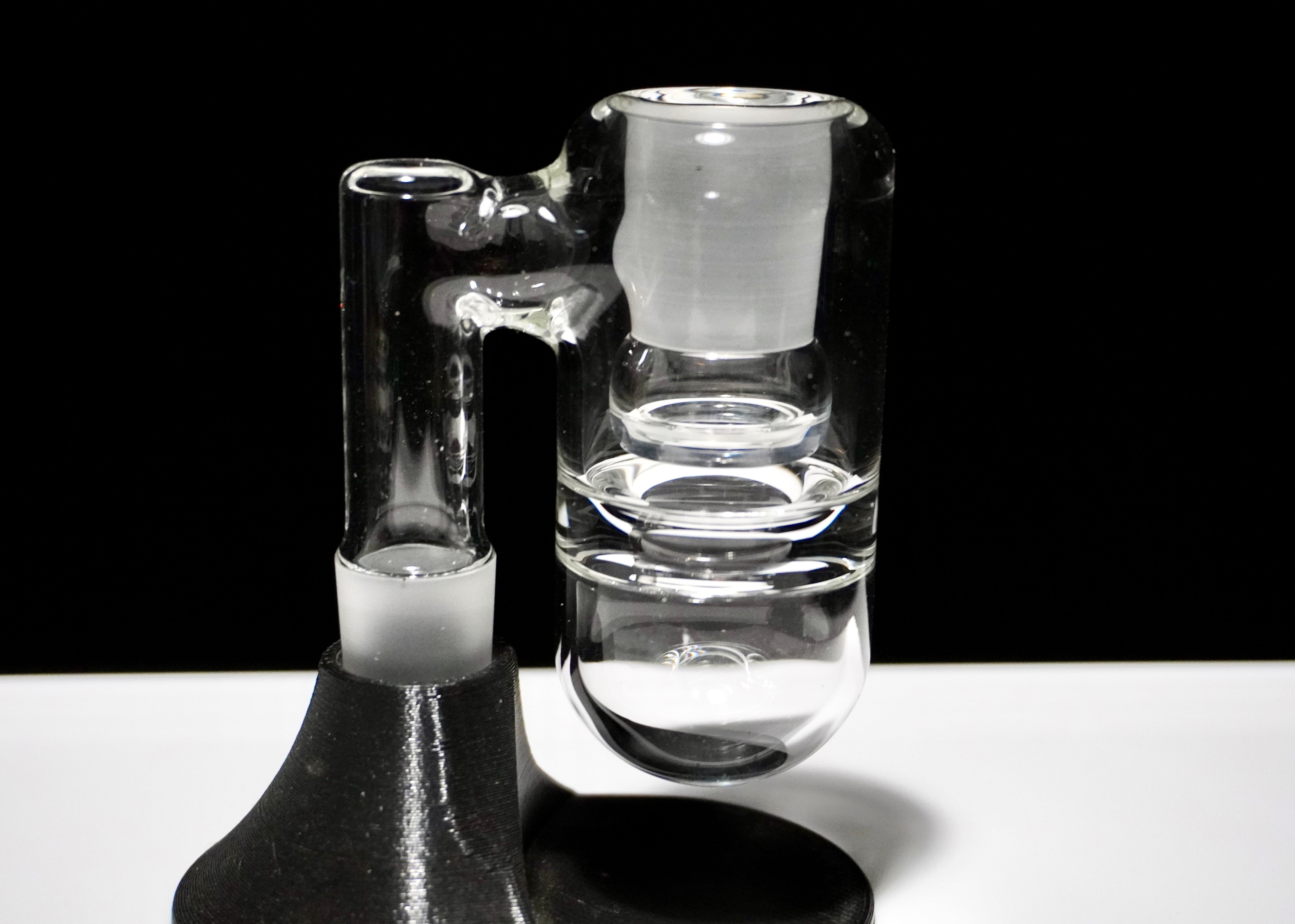 Solid State Concepts 18mm 90 Degree Dry Ash Catcher with Stand