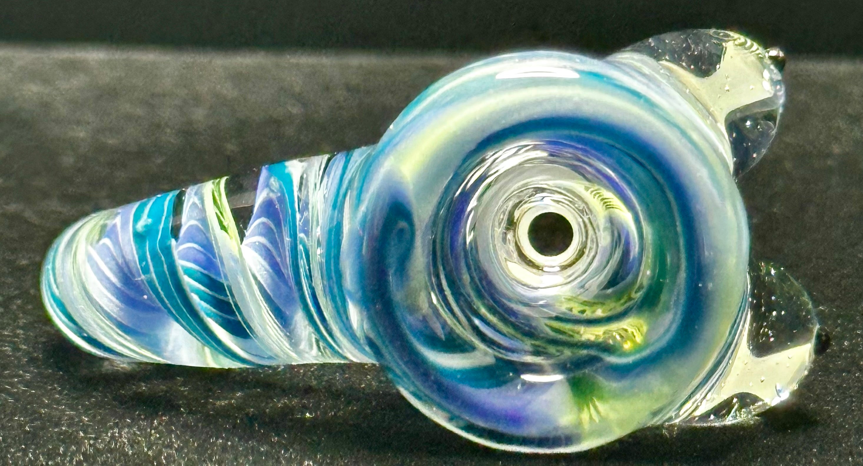 Titz Glass 14mm UV Horned Linework Single Hole Slide