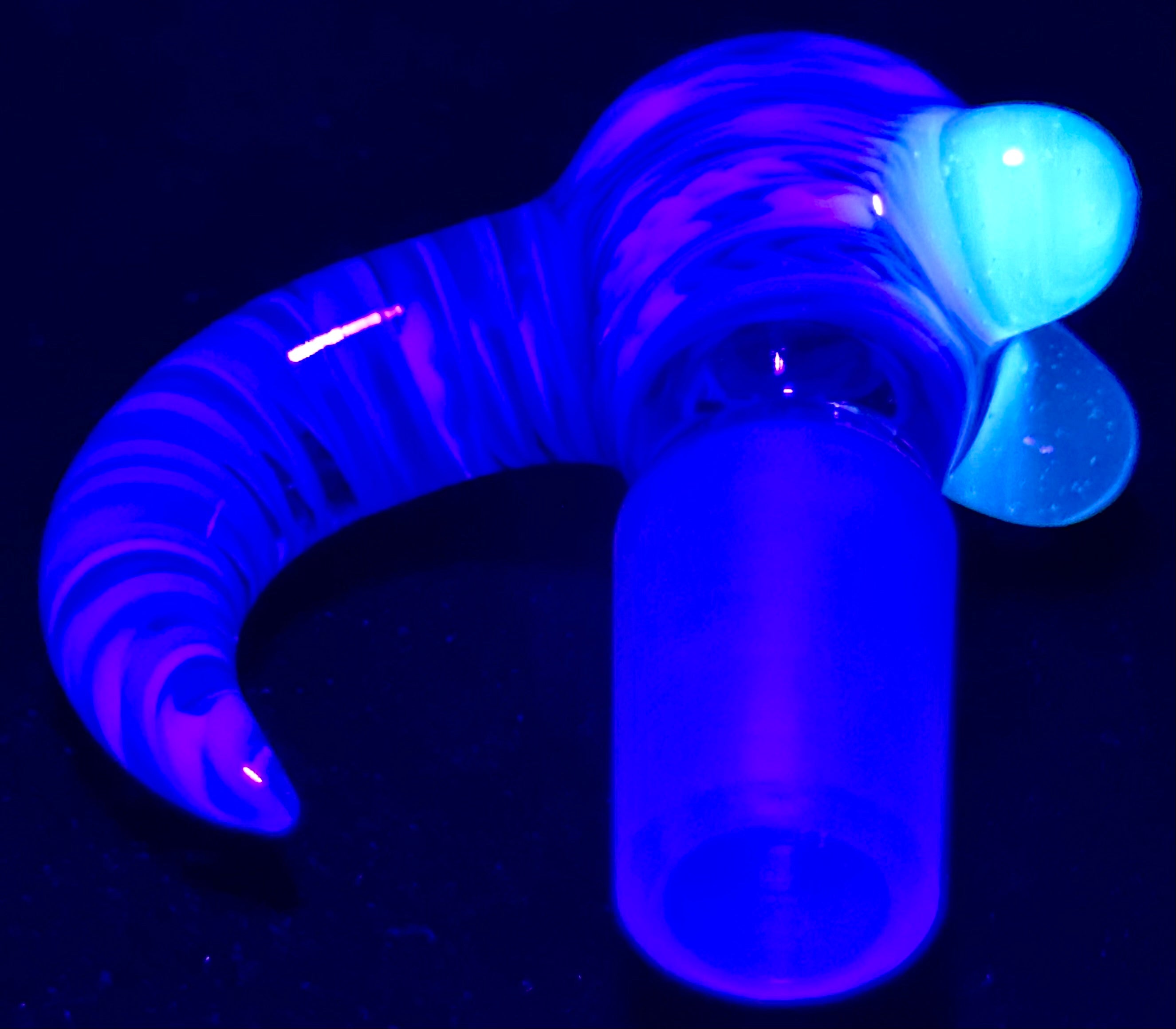 Titz Glass 18mm UV Horned Linework Single Hole Slide
