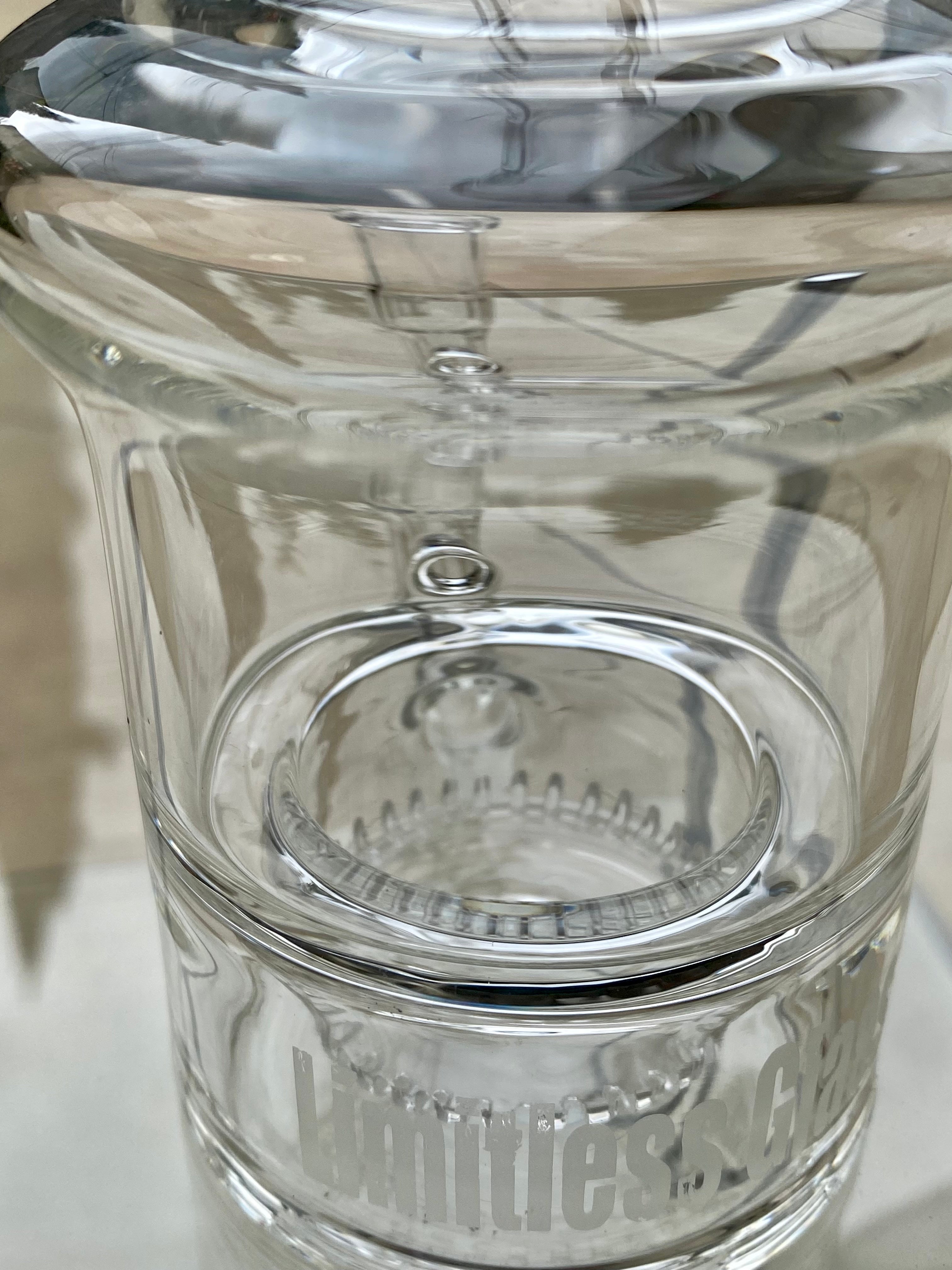 LIMITLESS GLASS CUPHOLDER RIG
