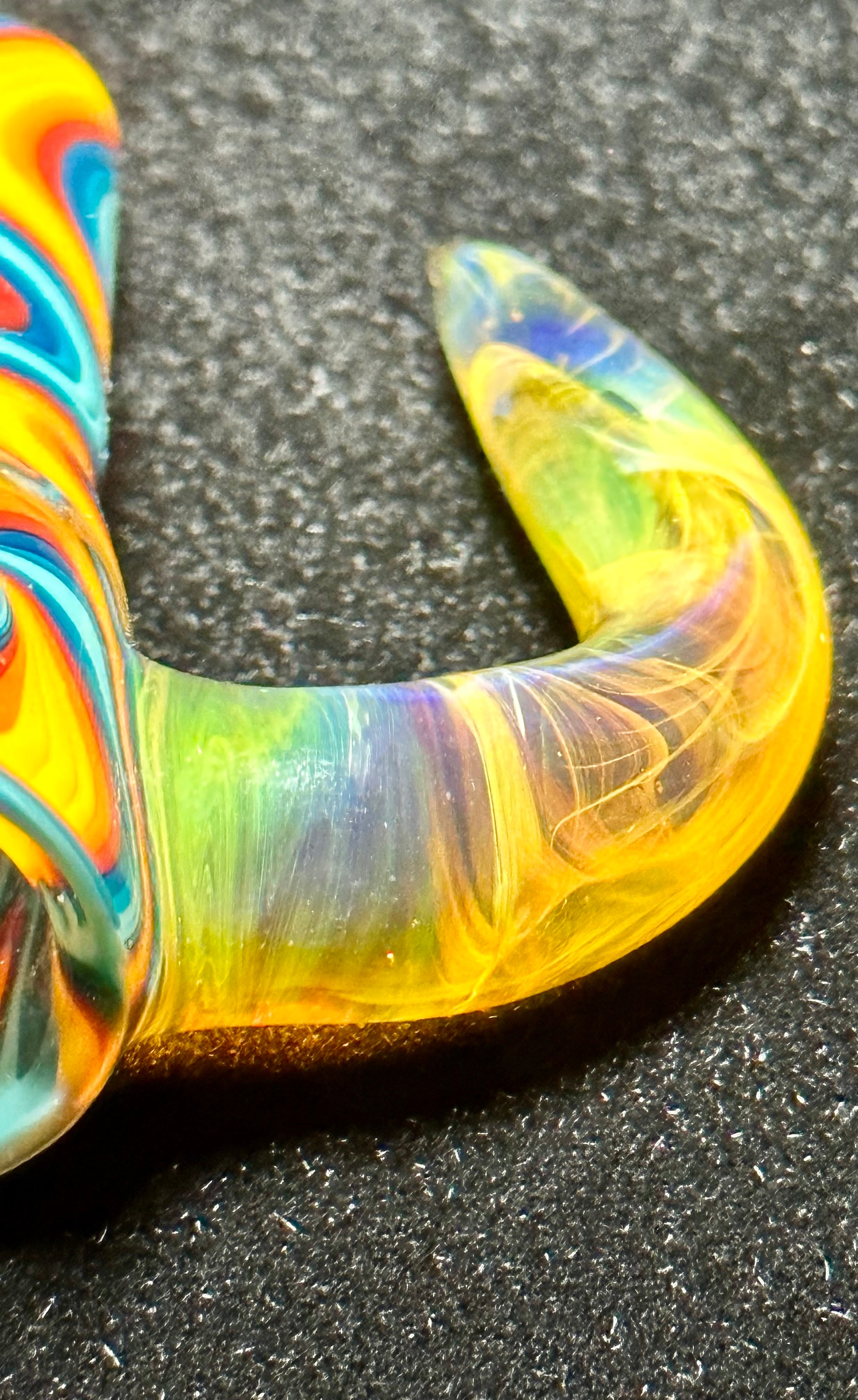 DZ Glass 14mm Fully Worked Wigwag with Color Horn